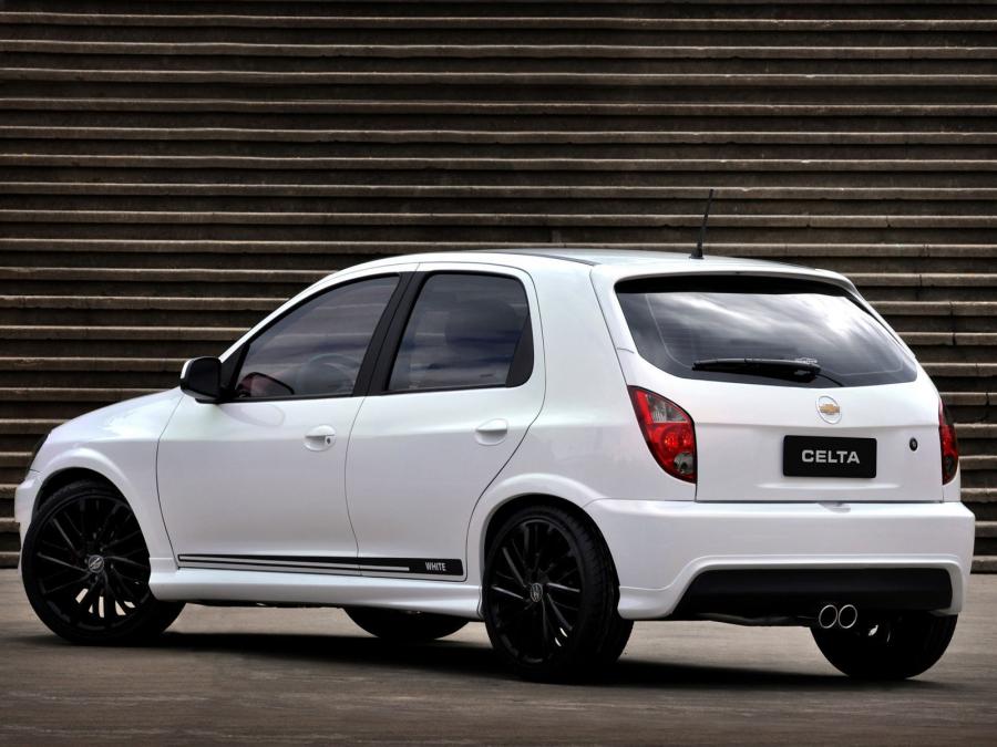  Chevrolet Celta White Concept 2010 года  (фото 4 из 4)